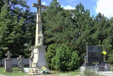 ústřední kříž na hřbitově